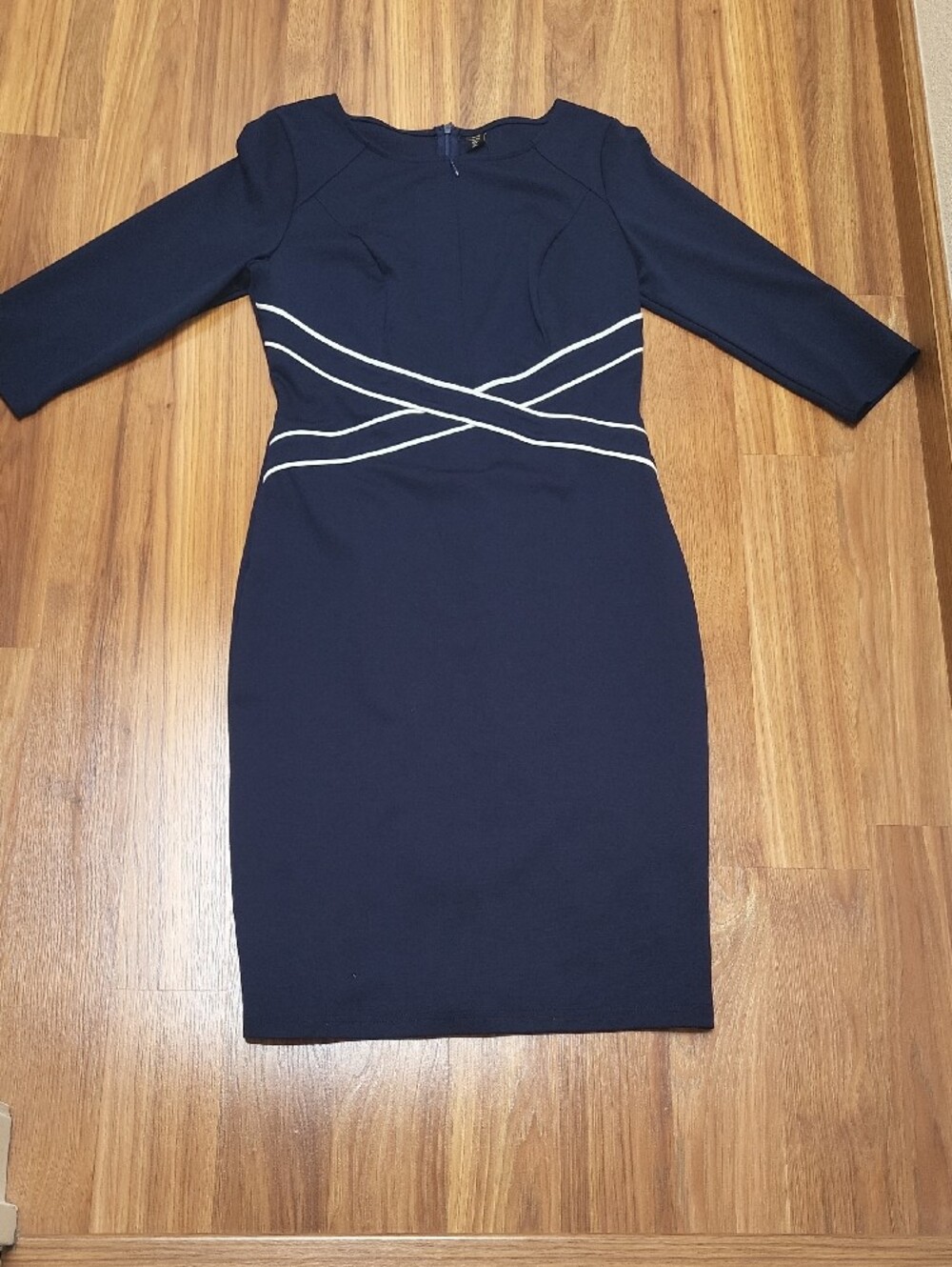 Elegant Navy Long-Sleeve Sheath Dress with White Contrast Trim